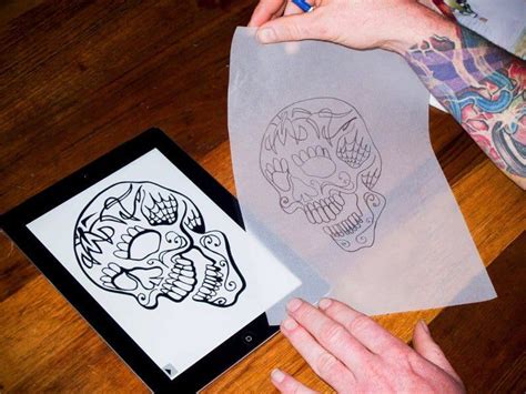 How to Use Tattoo Stencil Paper: A Guide to Mastering the Art of Temporary Ink